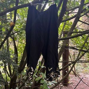 90’s black silk capri pants with beautiful details